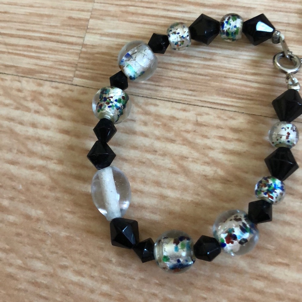 Bracelets - Picture 2 of 8